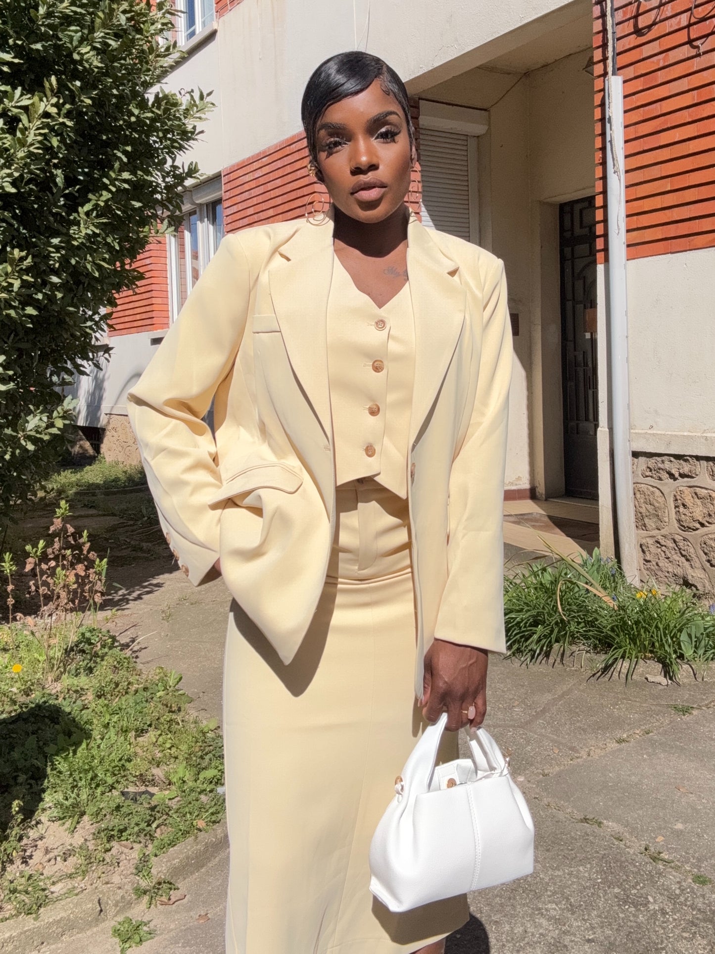Tailleur trois pièces “Soleil Doux”