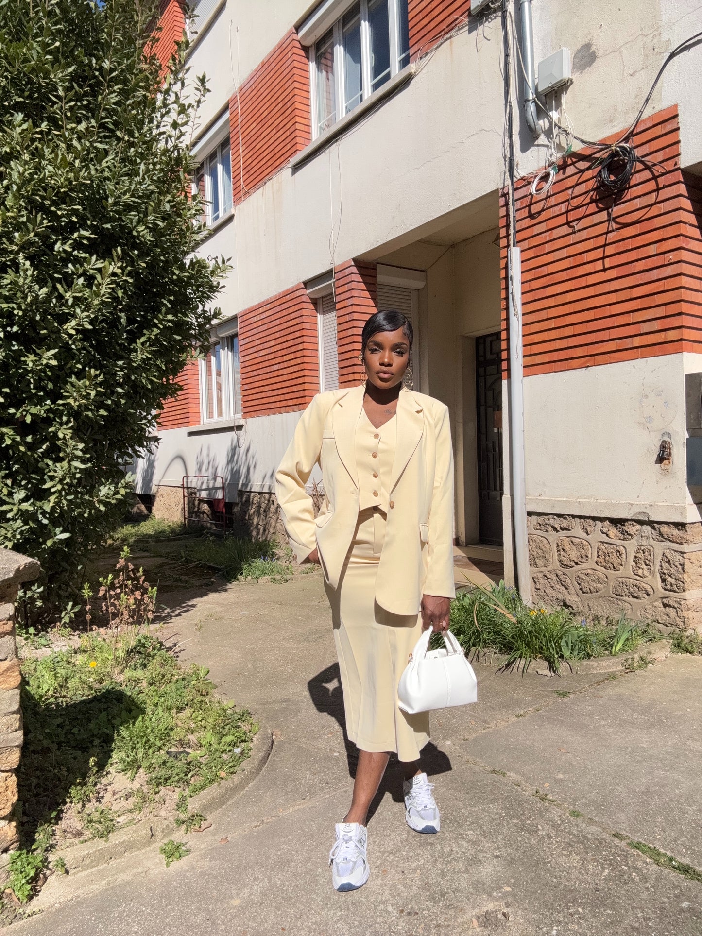Tailleur trois pièces “Soleil Doux”