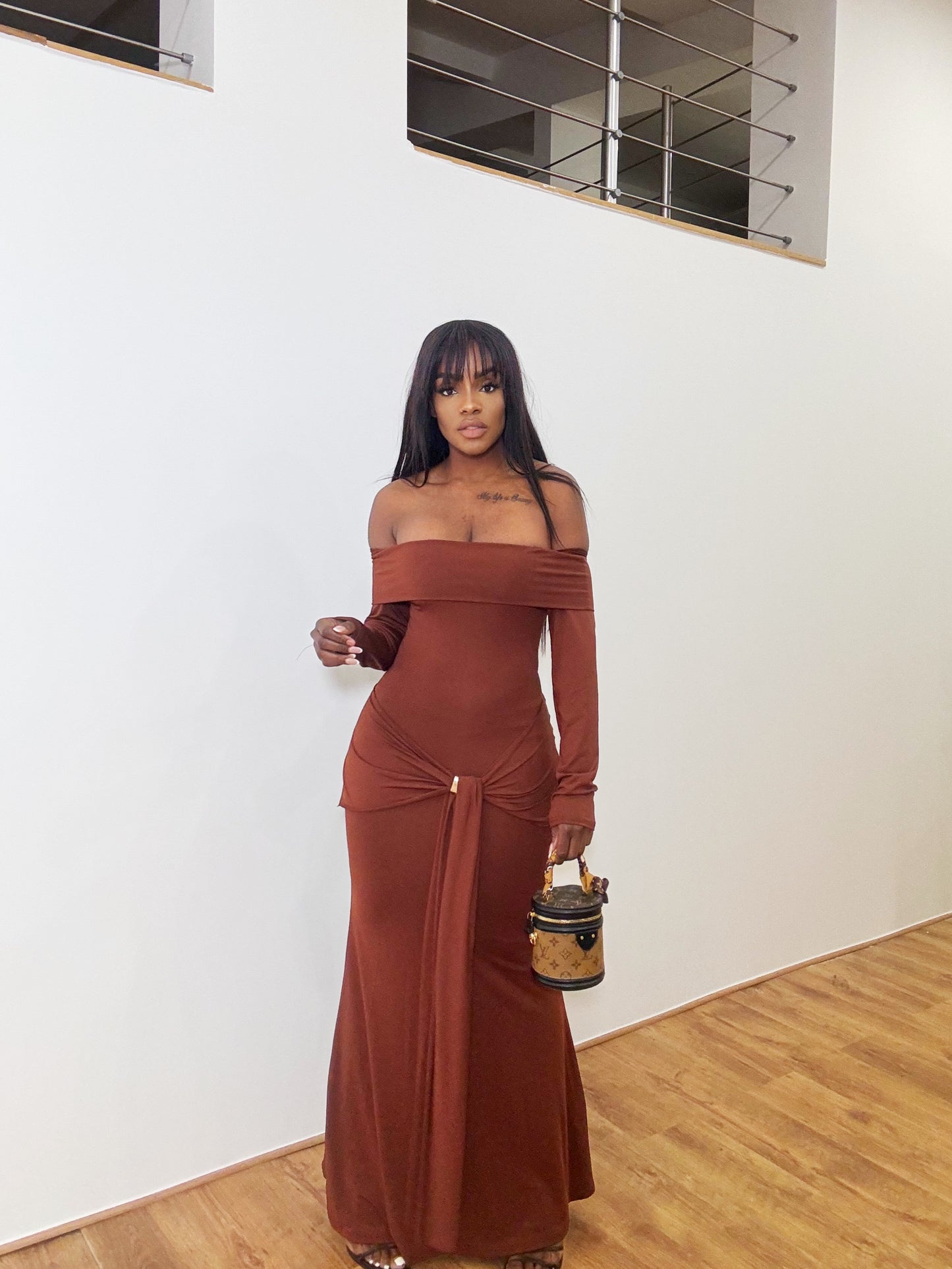Robe longue marron moulante nœud