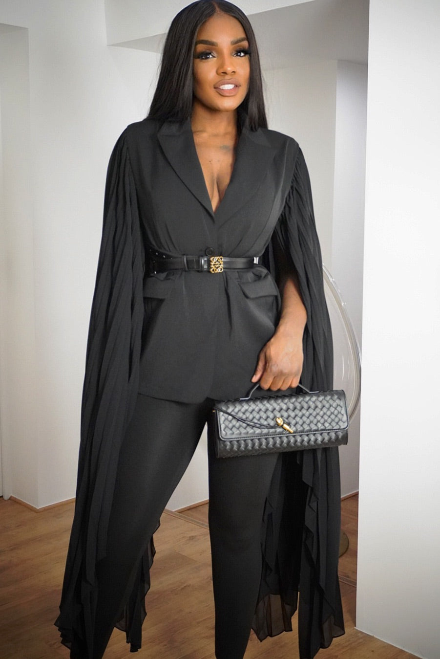 Veste cape noire élégante