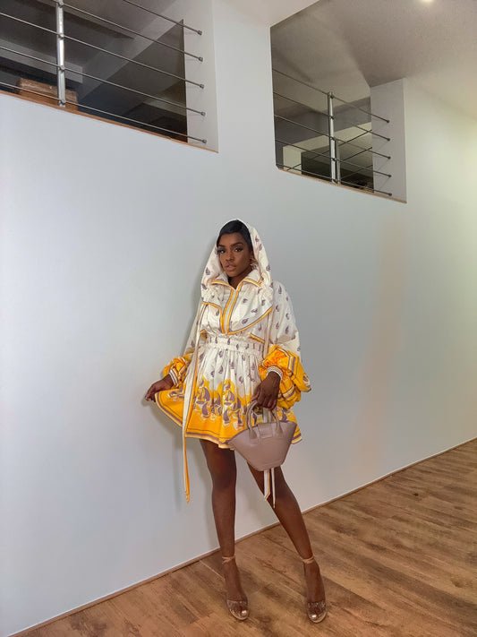 Robe Studio à Capuche – Édition Limitée